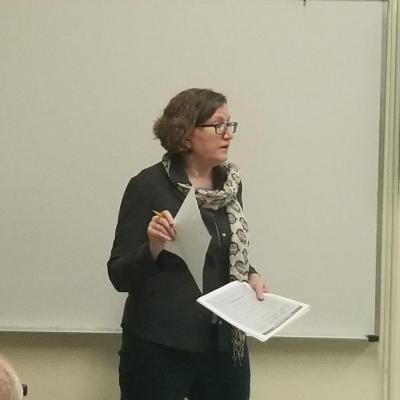 Jenny Barr talking to Community College of Philadelphia students